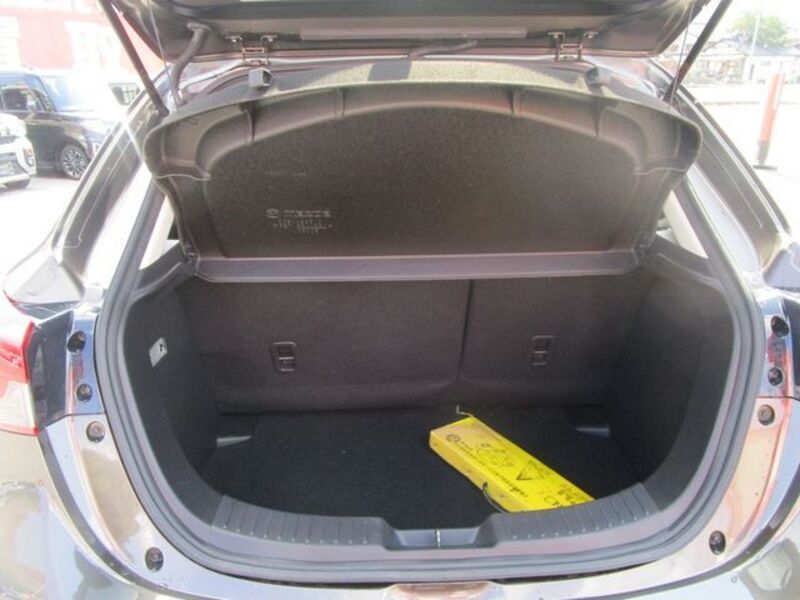 MAZDA2