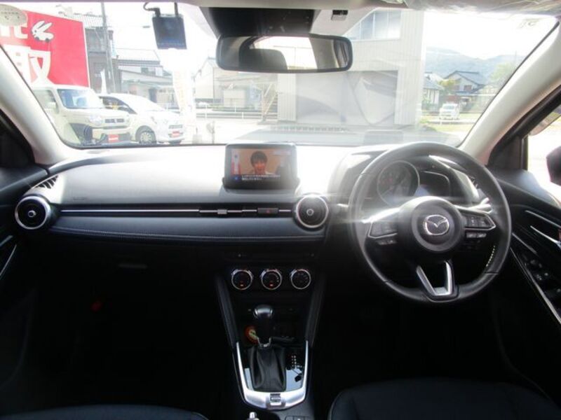 MAZDA2