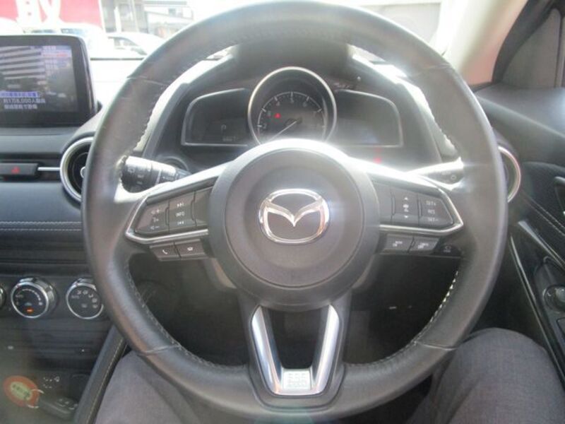 MAZDA2