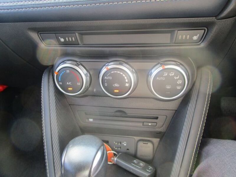 MAZDA2