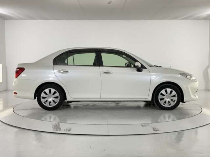 COROLLA AXIO