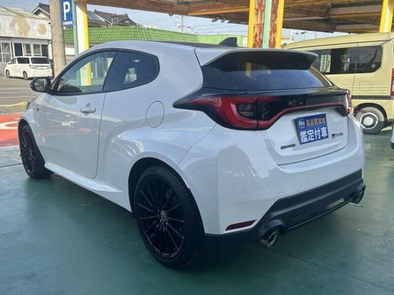 GR YARIS