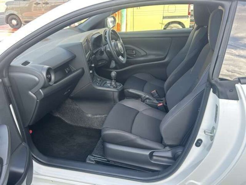 GR YARIS