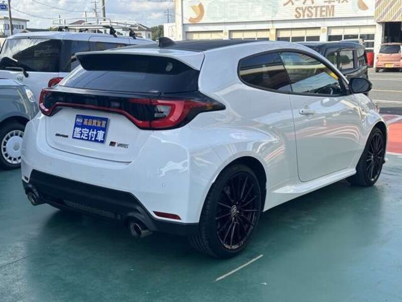 GR YARIS