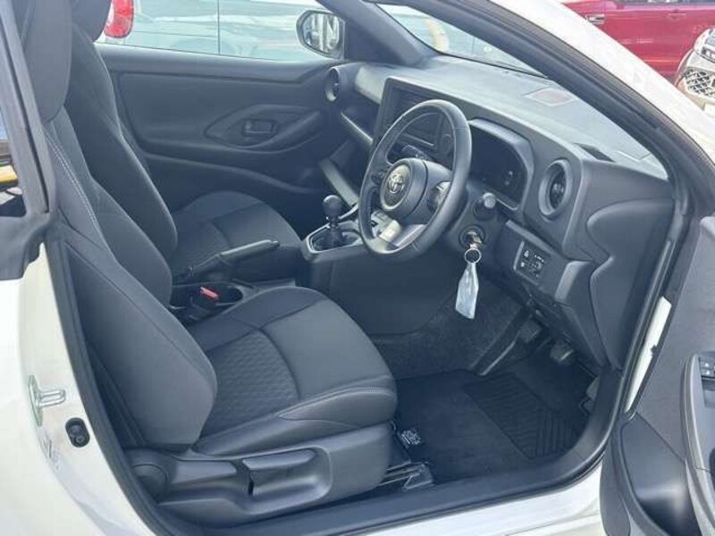 GR YARIS