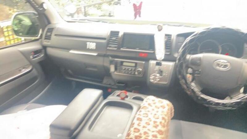 HIACE VAN