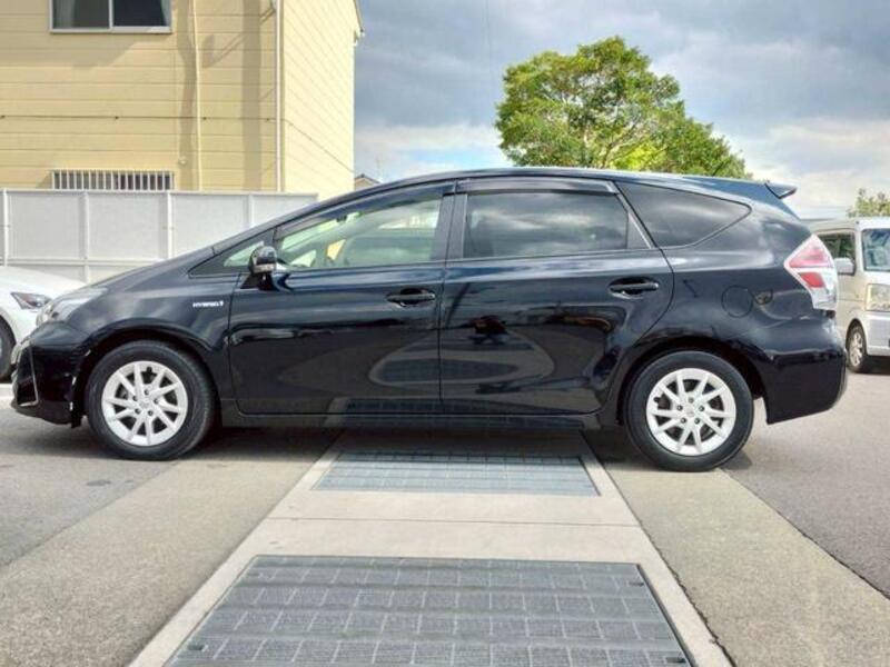 PRIUS ALPHA