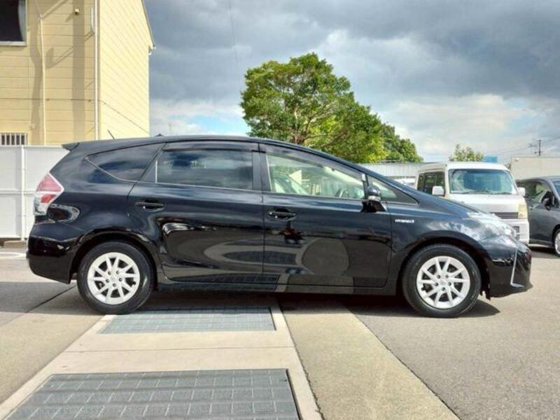 PRIUS ALPHA