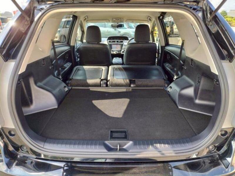 PRIUS ALPHA