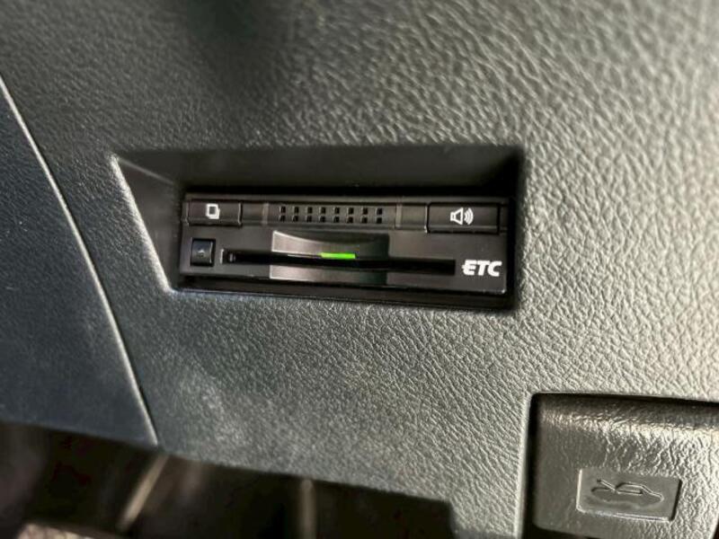 COROLLA AXIO