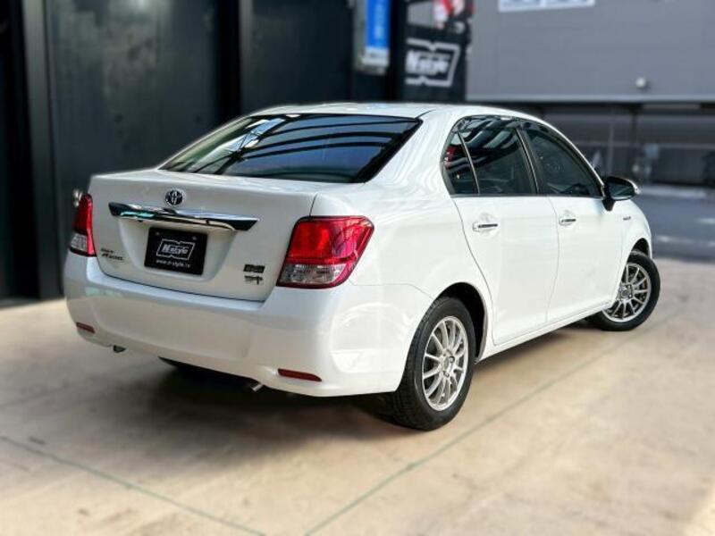 COROLLA AXIO