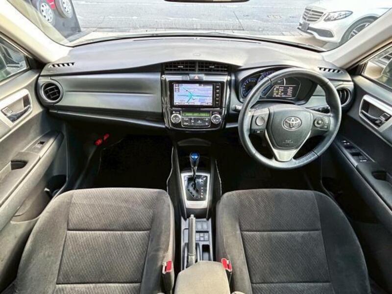 COROLLA AXIO