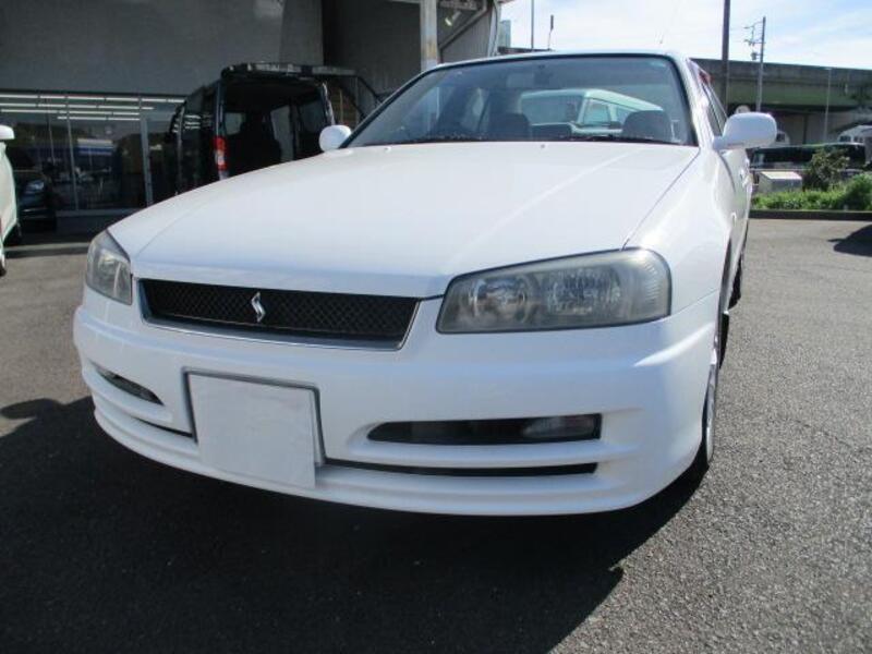 NISSAN SKYLINE