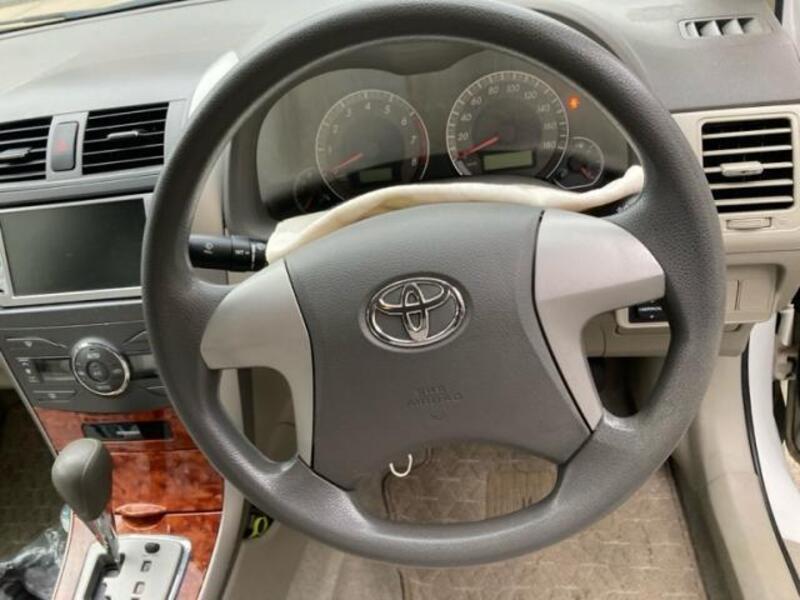 COROLLA AXIO