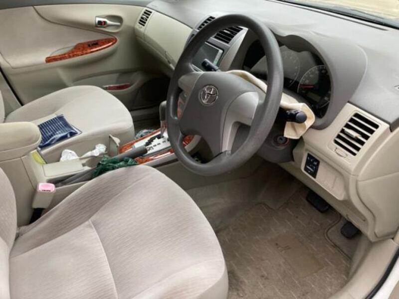 COROLLA AXIO