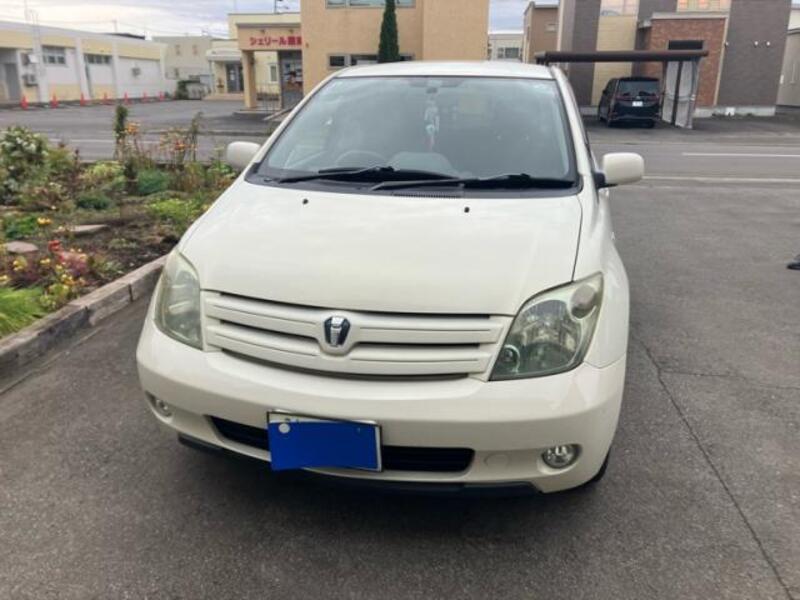 TOYOTA IST