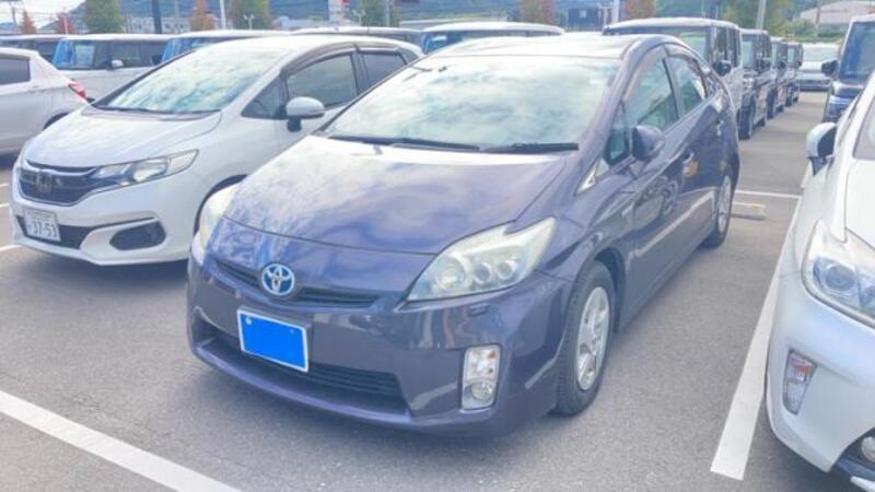 TOYOTA PRIUS