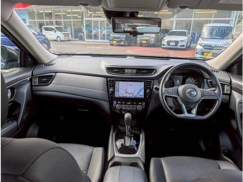 X-TRAIL