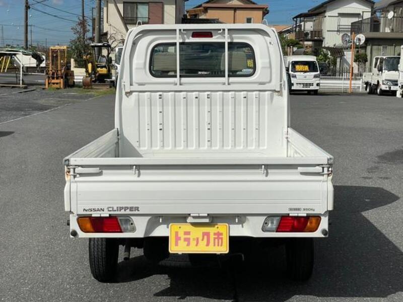 CLIPPER TRUCK