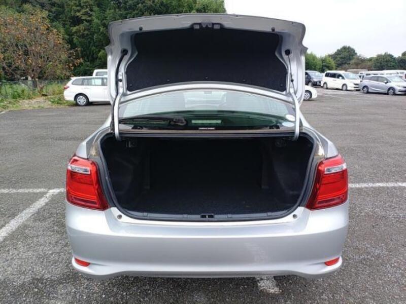 COROLLA AXIO