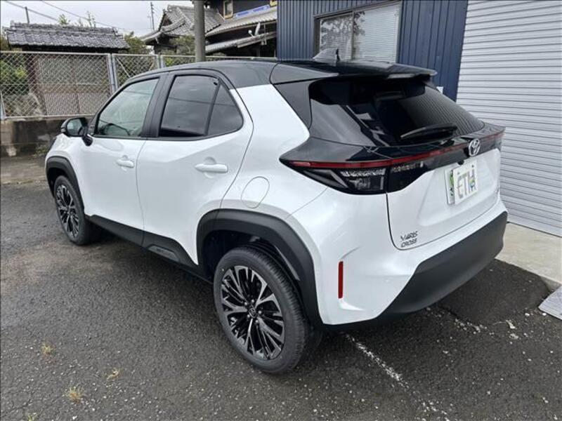 YARIS CROSS