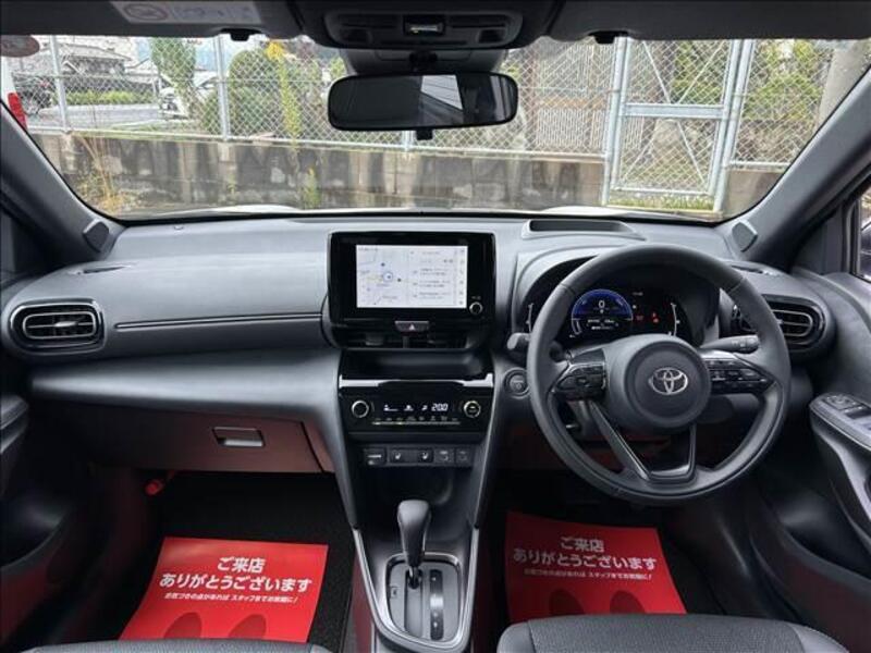 YARIS CROSS