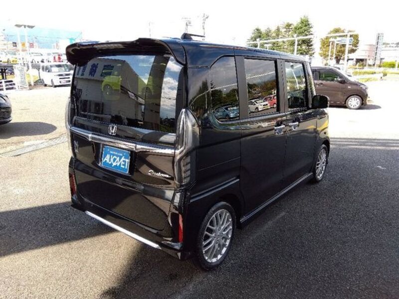 N BOX CUSTOM