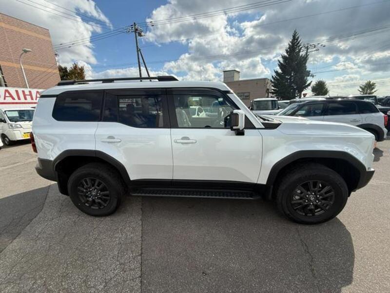 LAND CRUISER 250