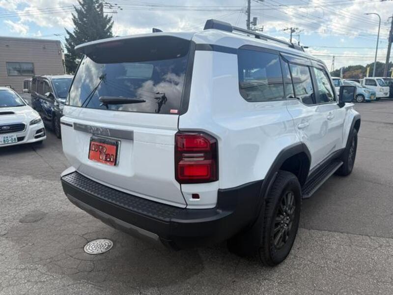 LAND CRUISER 250