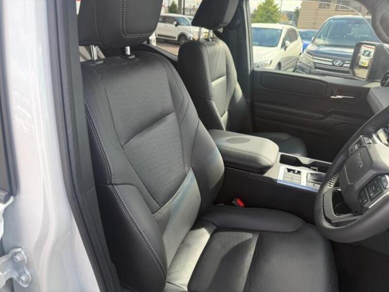 LAND CRUISER 250
