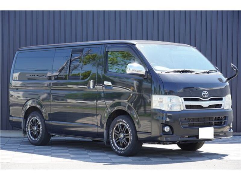 TOYOTA HIACE VAN