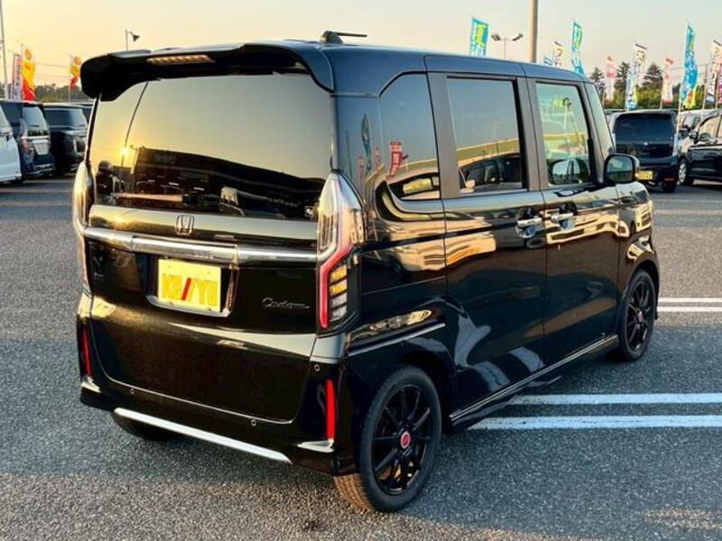 N BOX CUSTOM