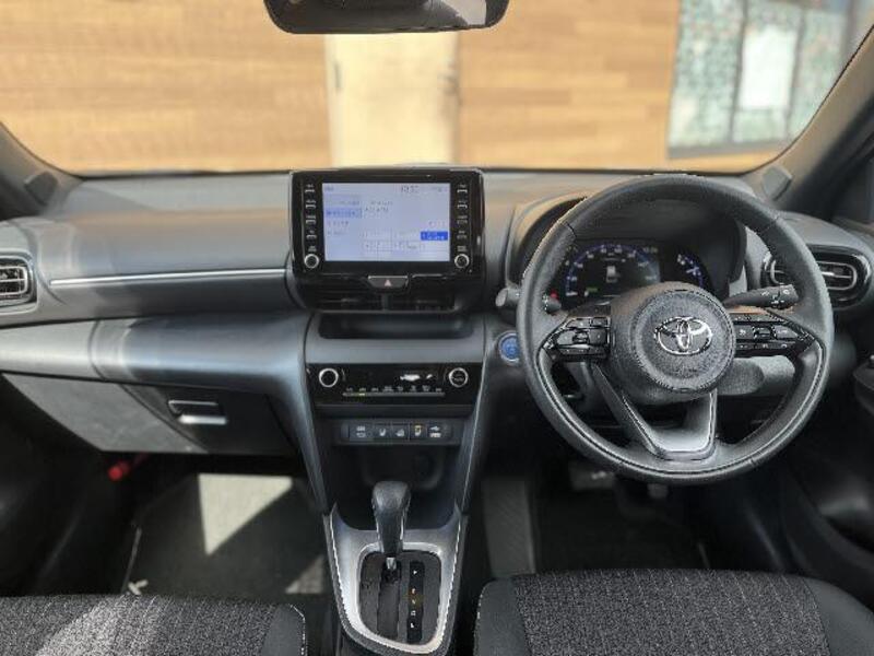 YARIS CROSS