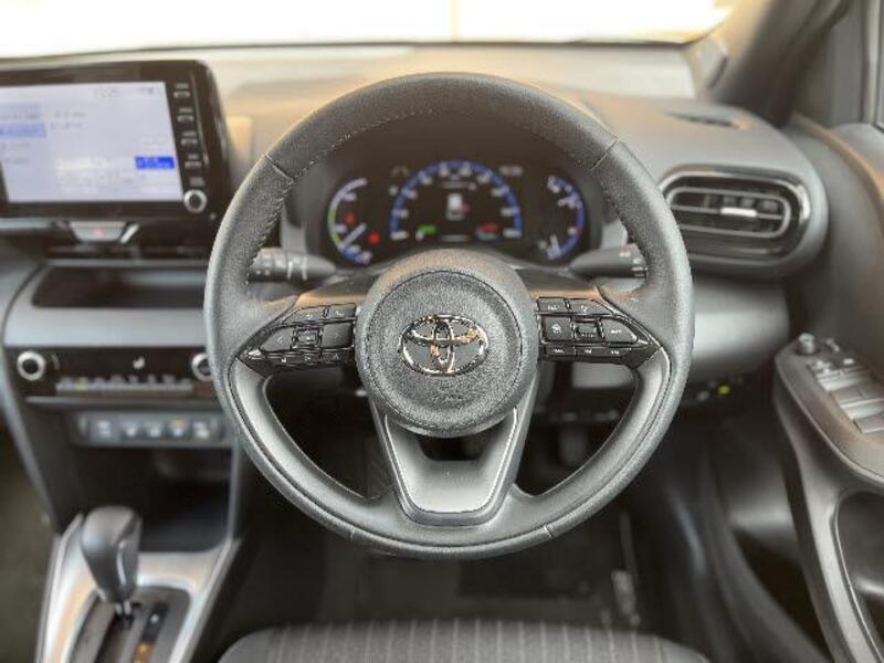 YARIS CROSS
