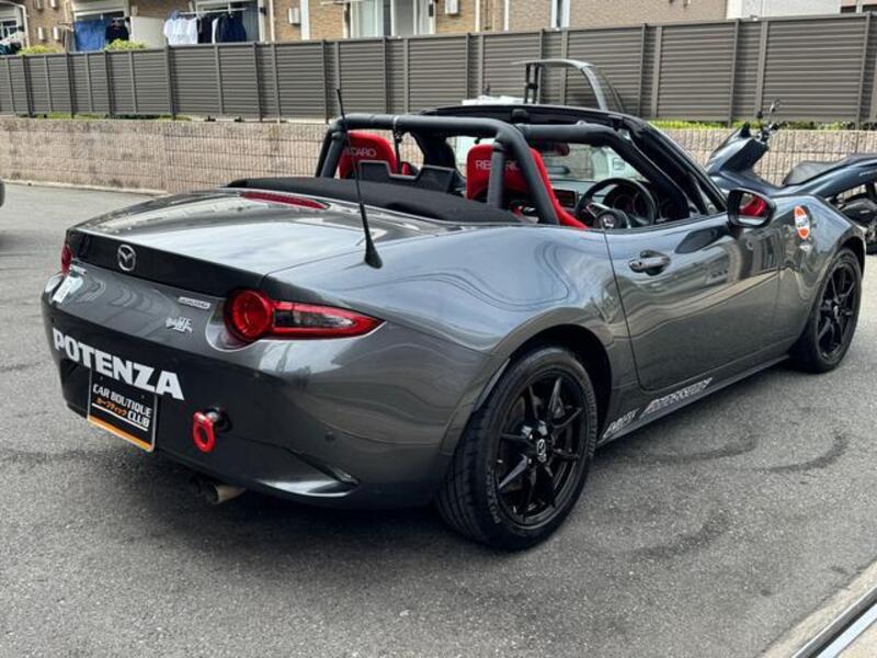 ROADSTER