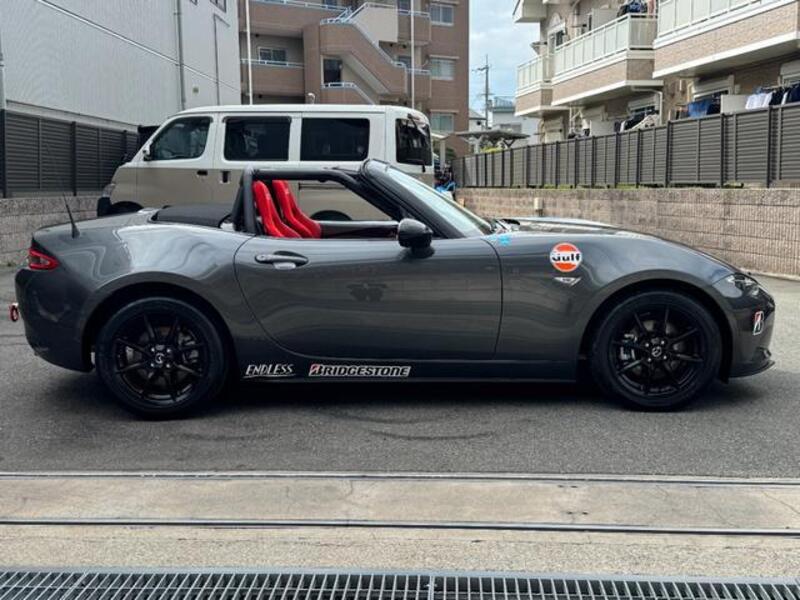ROADSTER