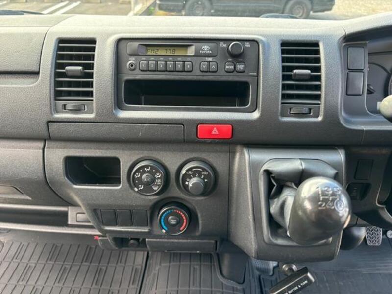 HIACE VAN