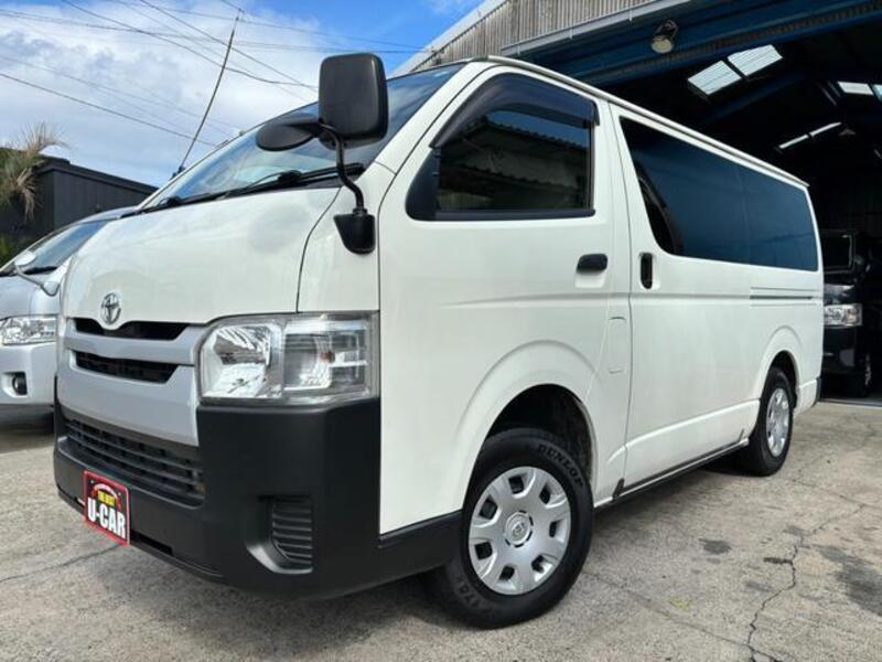 TOYOTA HIACE VAN