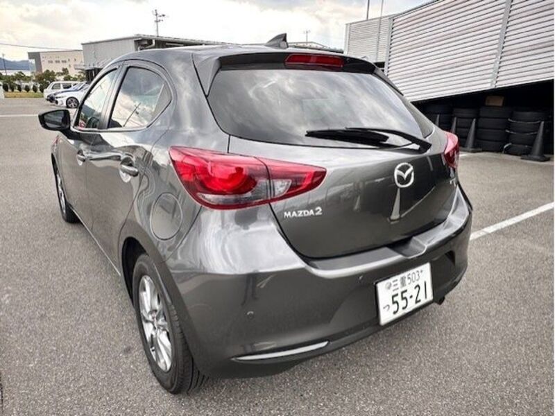 MAZDA2