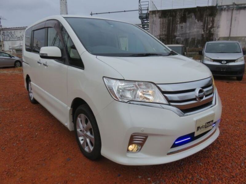 NISSAN SERENA