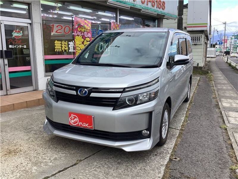 TOYOTA VOXY