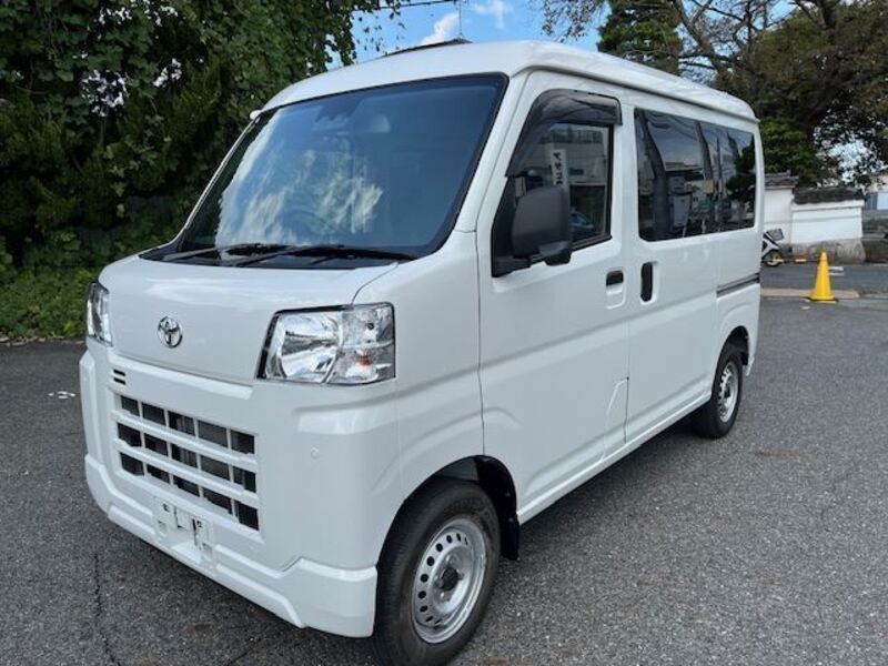 TOYOTA PIXIS VAN