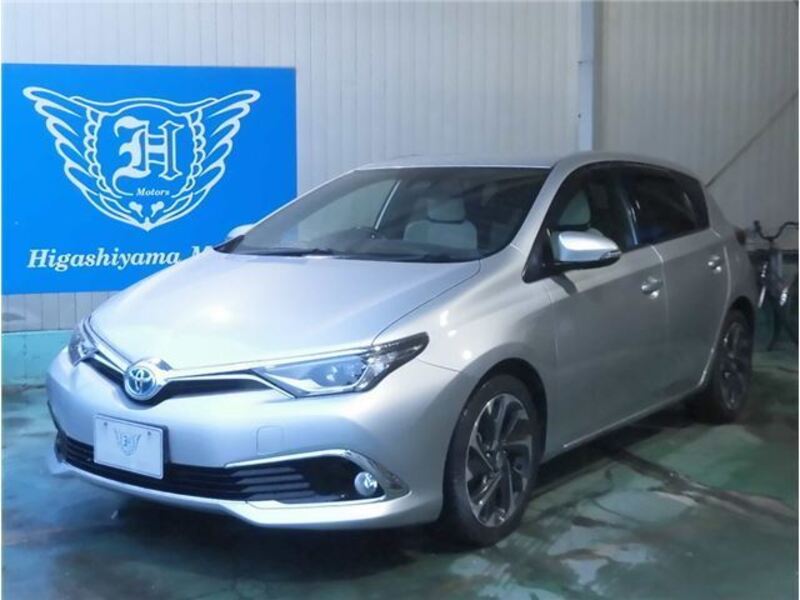 TOYOTA AURIS