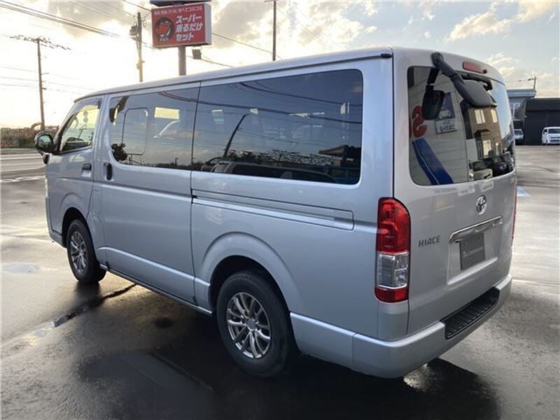 HIACE VAN