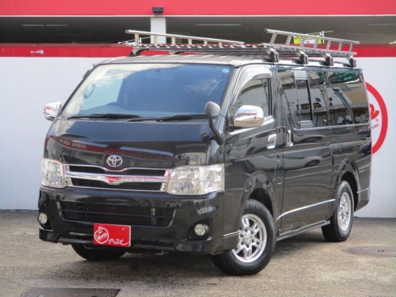 TOYOTA HIACE