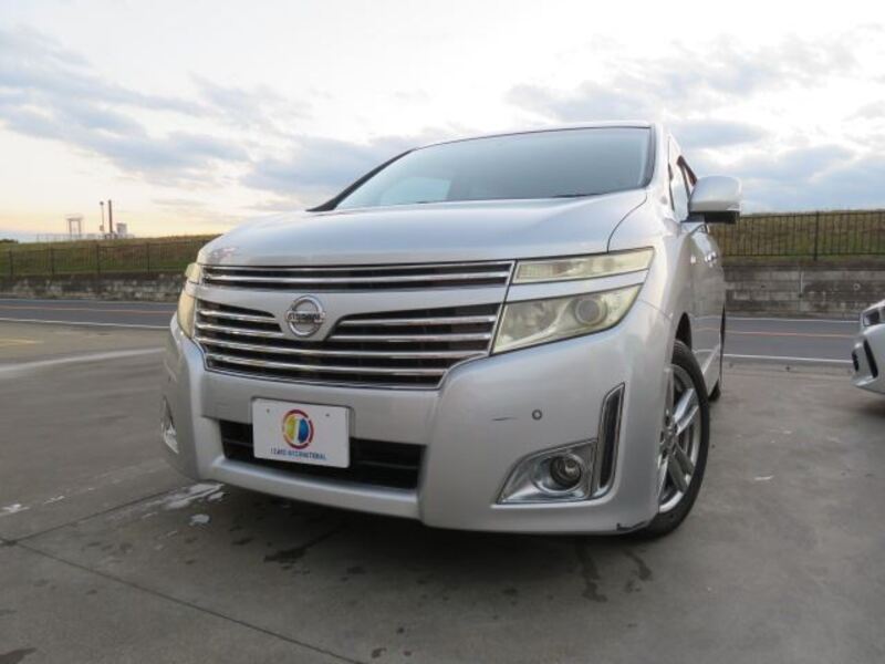 NISSAN ELGRAND
