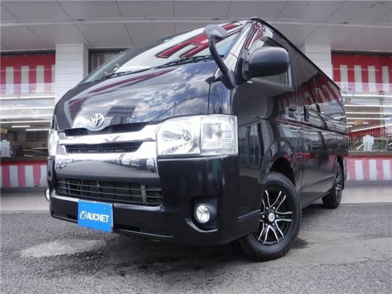 TOYOTA HIACE