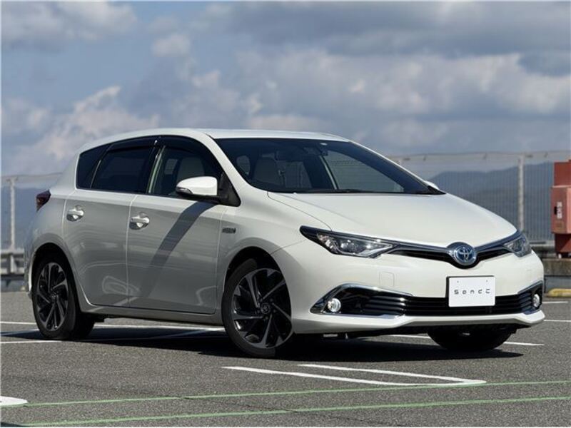 TOYOTA AURIS