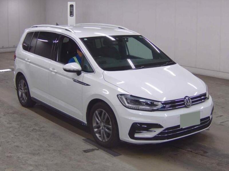 VOLKSWAGEN GOLF TOURAN