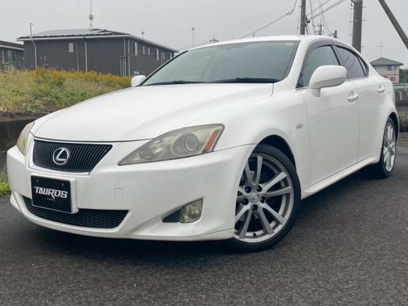 LEXUS IS